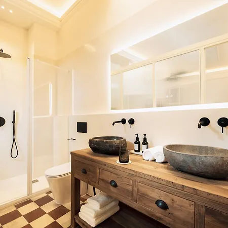 Boutique Escudo Del Carmen Granada