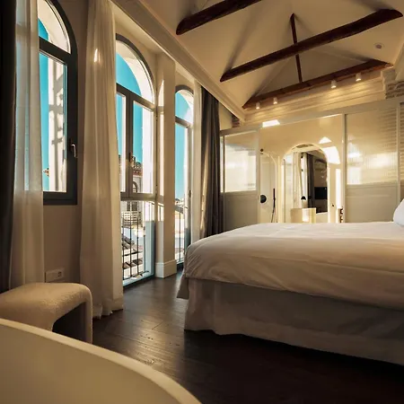 Boutique Escudo Del Carmen Otel